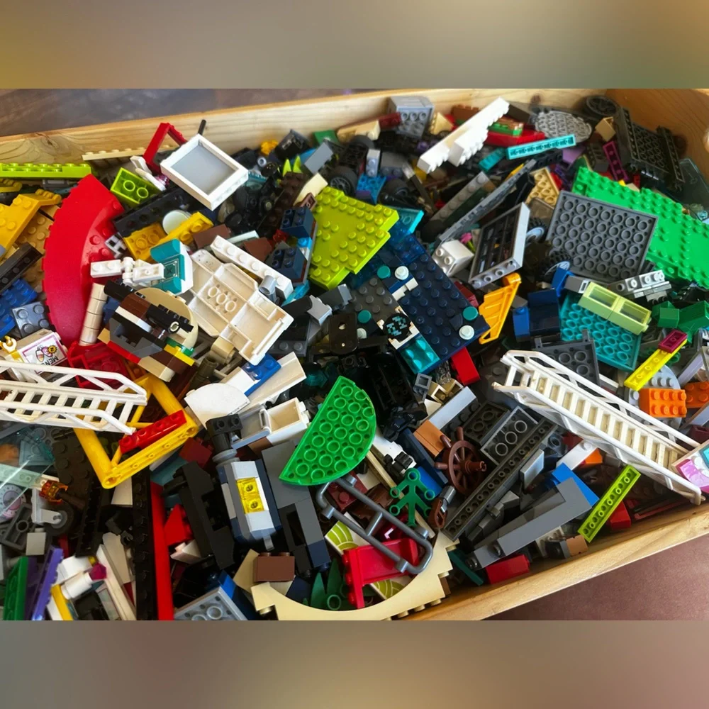 Four pounds of Assorted Lego pieces